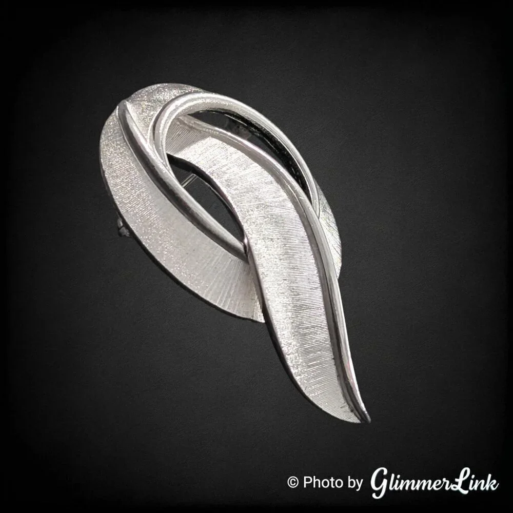 Vintage 60s Crown Trifari Modernist Ribbon Swirl Silver Tone Brooch